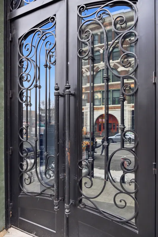 Historic detail · 1105 Harney Street