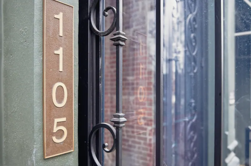 Historic detail · 1105 Harney Street